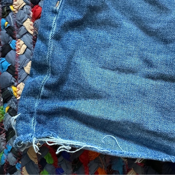 Old Navy OG Straight High Rise Blue Denim Distressed Jean Shorts Women’s Size 14 - Picture 6 of 14